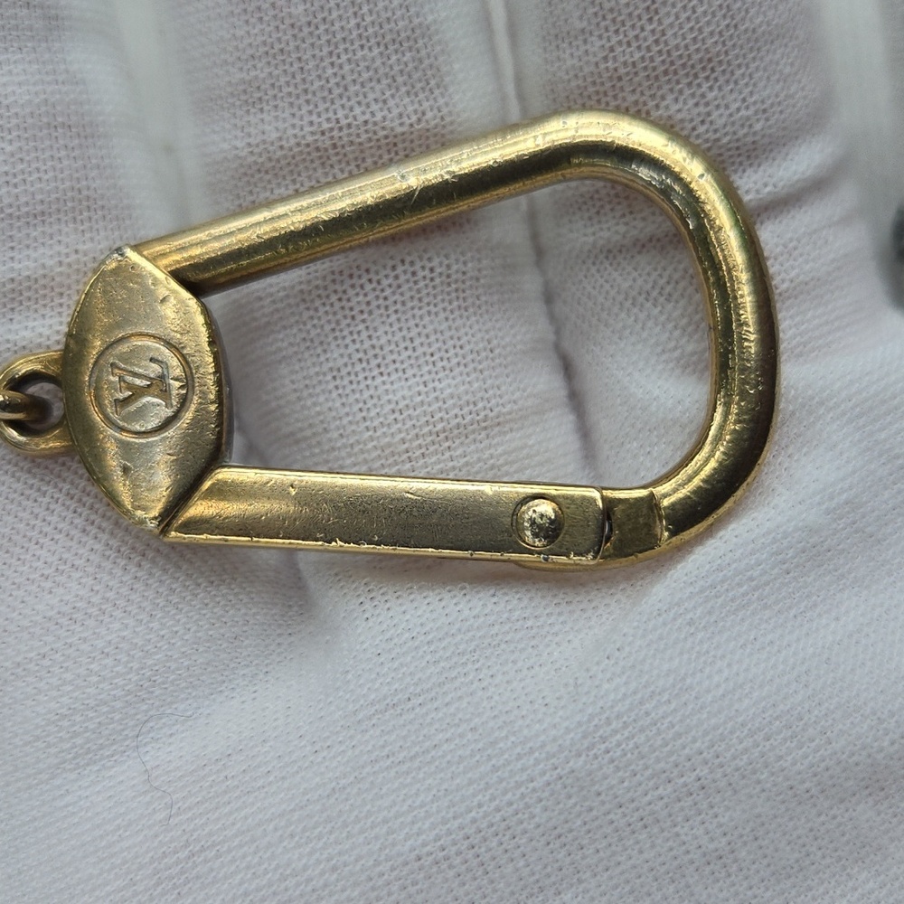 Louis Vuitton Vernis Key Ring Pouch Gold - Picture 15 of 17